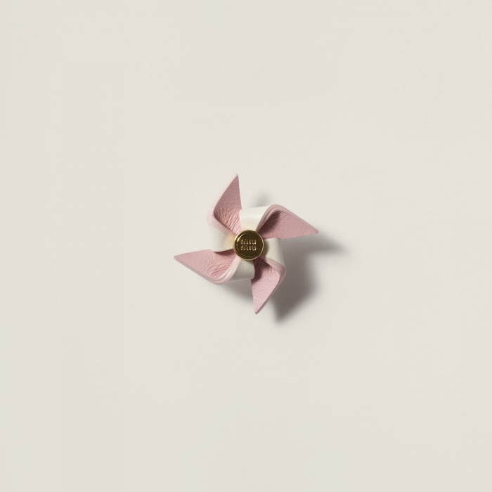 Miu Miu Leather pinwheel brooch - Alabaster White/White
