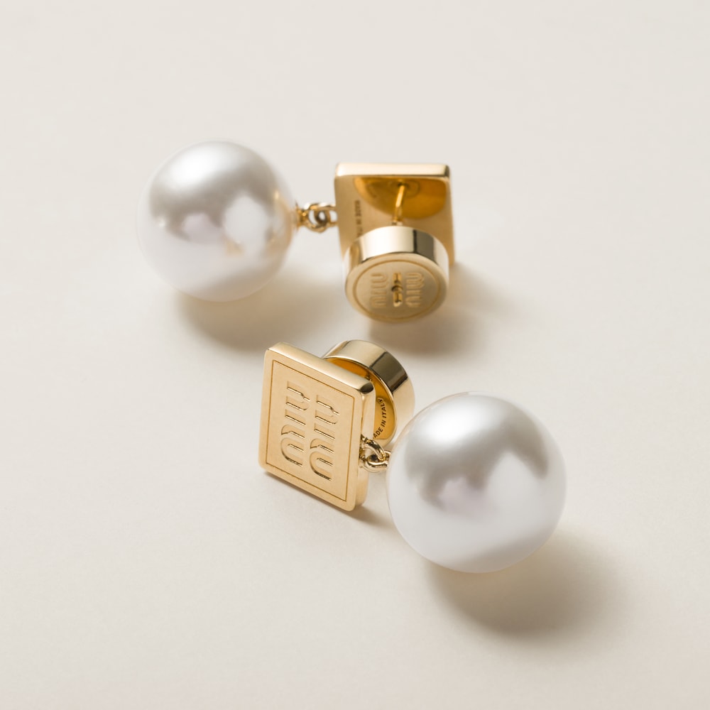 Miu Miu Metal and synthetic pearl earrings Gold / Cream