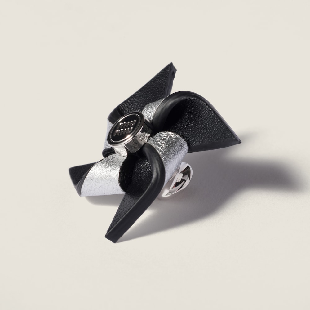 Miu Miu Leather pinwheel brooch - Silver/Black