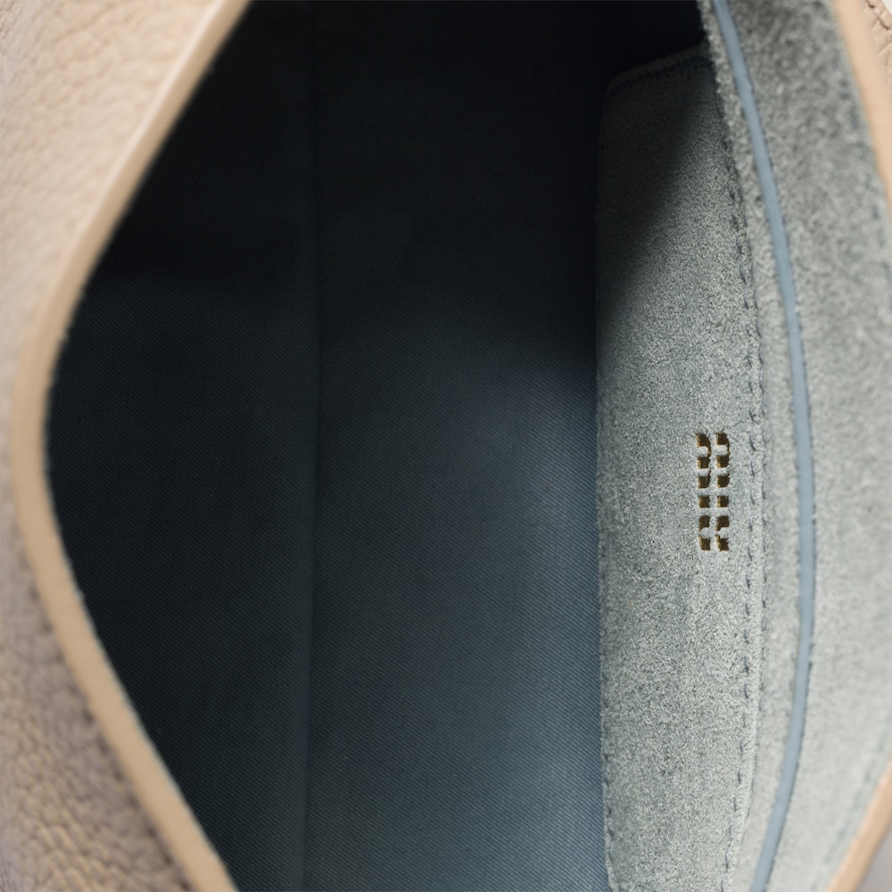 Miu Miu Leather pouch - Travertine/Periwinkle