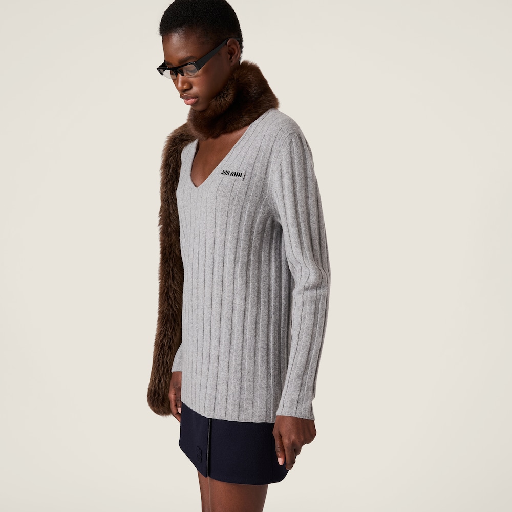 Miu Miu Wool and cashmere V-neck sweater Grey